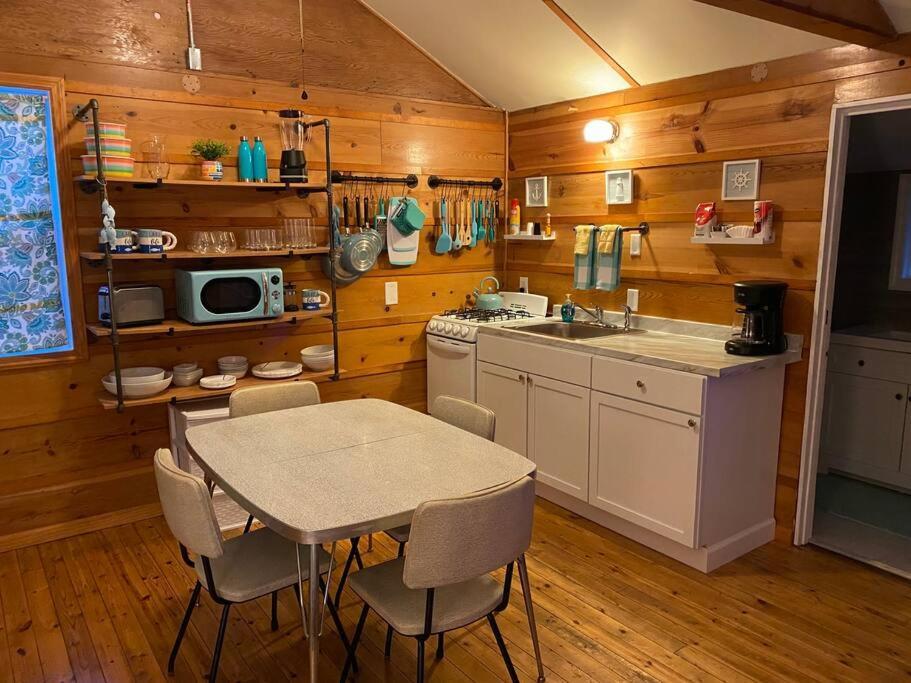 Big Blue Lake Cottages, Llc - Cottage #5 Holton エクステリア 写真